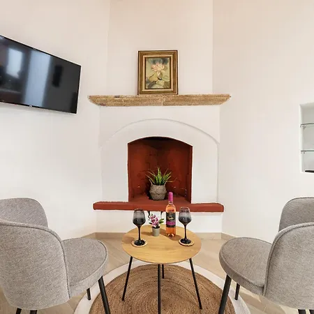 M&k Traditional House Theológos