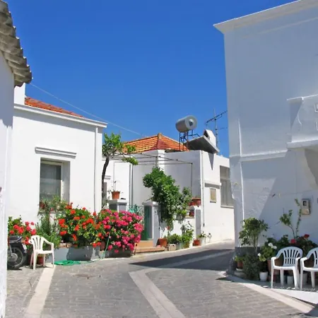 M&k Traditional House