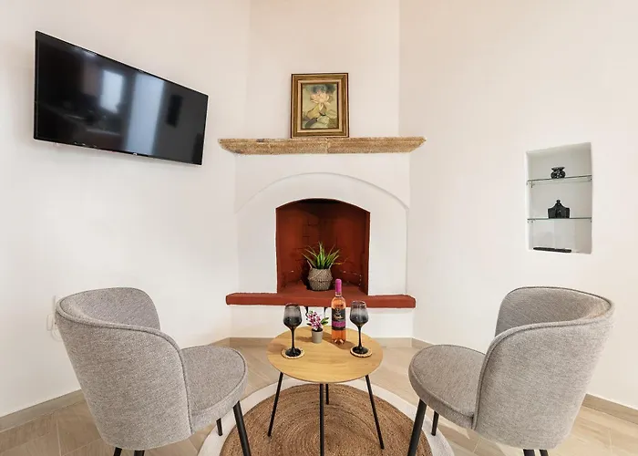 M&k Traditional House Theológos